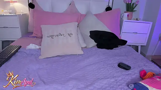 KIMAPRIL stripchat live cam model
