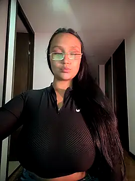 Esmeralda333 stripchat live cam model