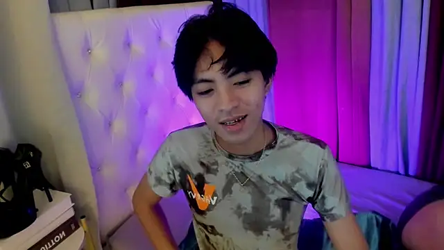 davincihugecock stripchat live cam model