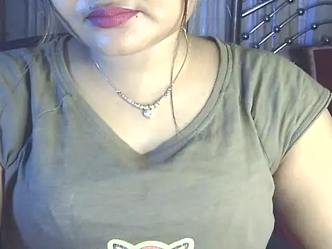 Nusrat_Faria stripchat live cam model