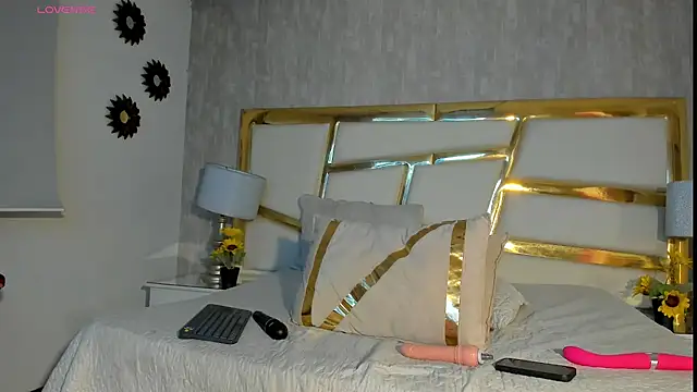 RavennDark stripchat live cam model