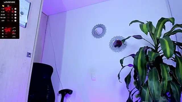 mia_lott stripchat live cam model