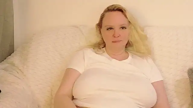 Sarah4you stripchat live cam model