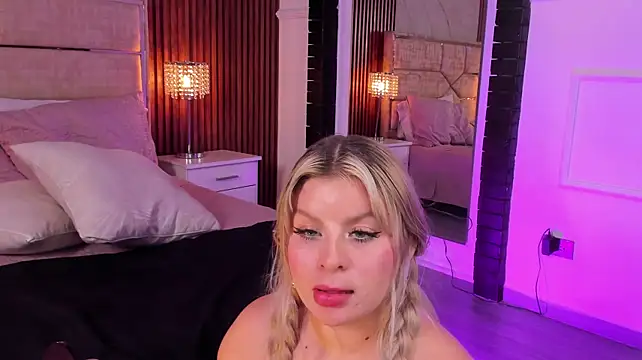 LolaAngellx stripchat live cam model