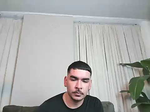 xdaniruiz stripchat live cam model