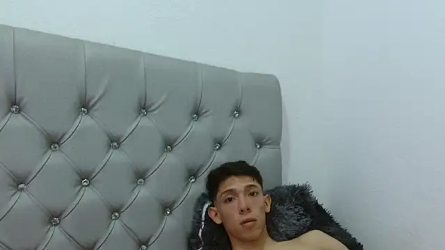 Nico_Wolff stripchat live cam model