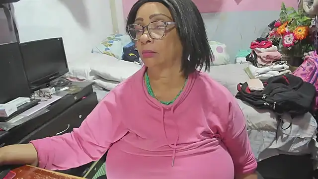 Mrs_mommy_ stripchat live cam model