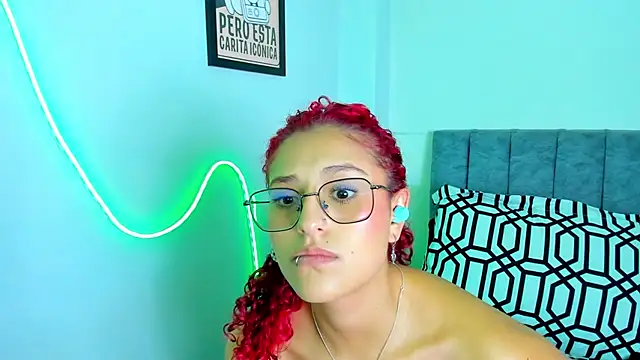Miia002 stripchat live cam model