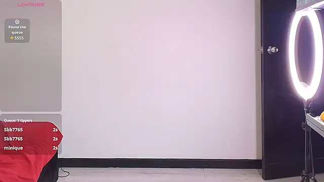 Anthonelaa__ stripchat live cam model