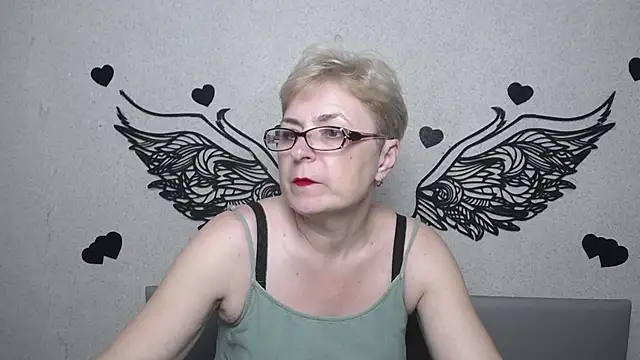 EmiliaGree stripchat live cam model