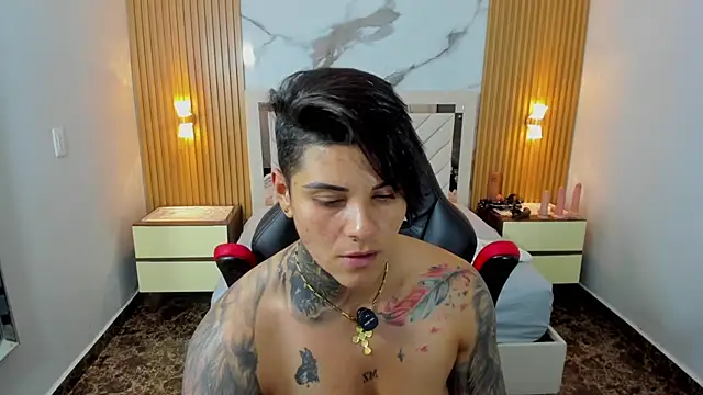 KAROLLJONES1 stripchat live cam model