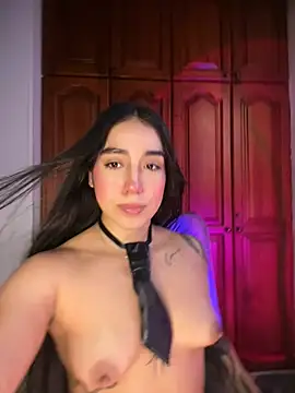 KaditaNavarro stripchat live cam model