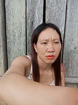 bonnie-00 stripchat live cam model