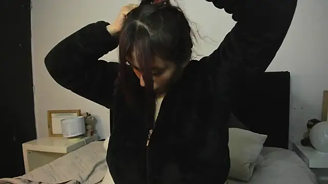 melanie_roux__ stripchat live cam model