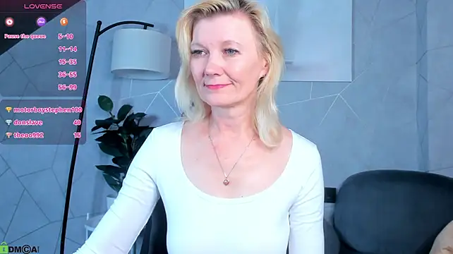 Julie_Lucas stripchat live cam model
