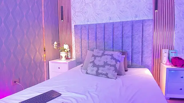 SofiiCruz stripchat live cam model
