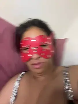 Nissrinee stripchat live cam model