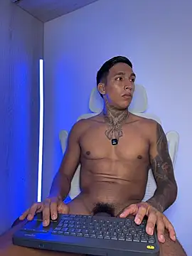 sendfer stripchat live cam model