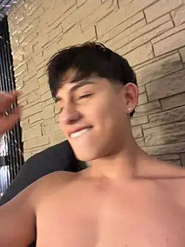 Lander_Cruz stripchat live cam model