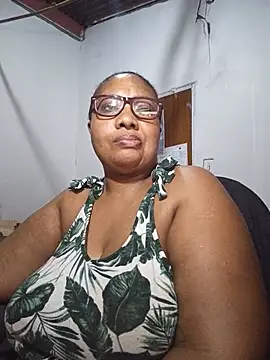YELLOW_BONE stripchat live cam model