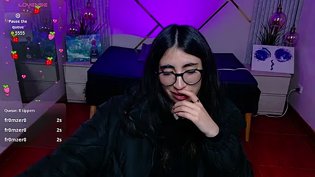 LenaRoses stripchat live cam model