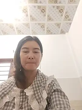 Sexy-ladyboobs20 stripchat live cam model