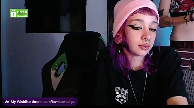 lovelockedlips stripchat live cam model