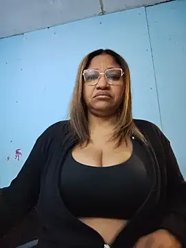 Avannay stripchat live cam model