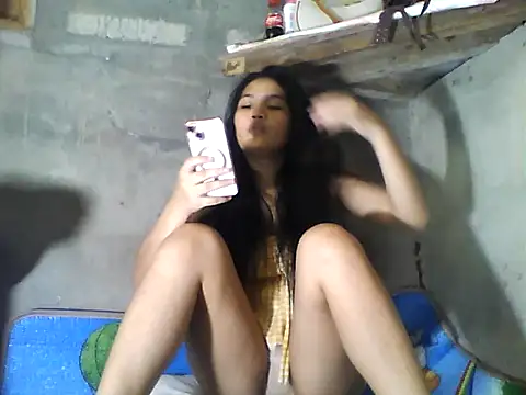 PinaySkinnyJust18 stripchat live cam model