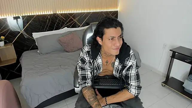 Damian_romanoff_ stripchat live cam model