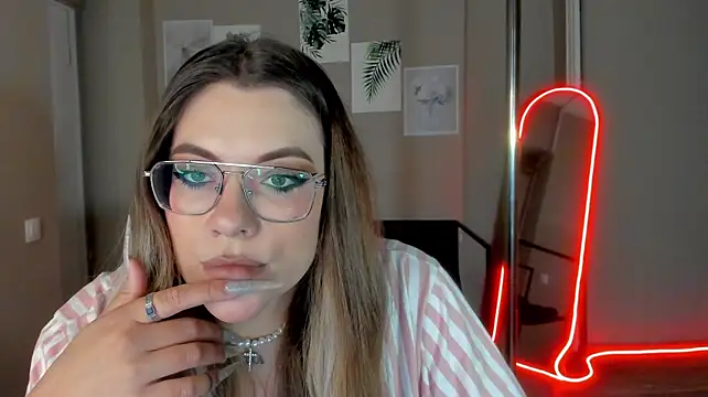 MiraTorson stripchat live cam model