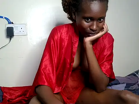 devine_juicy_polie stripchat live cam model