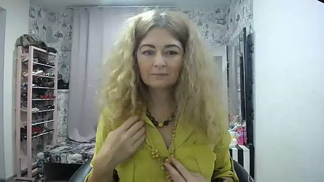 Helen1974 stripchat live cam model