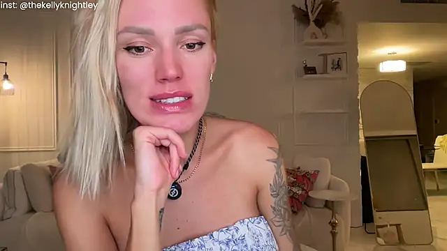 Ohbabykelly stripchat live cam model