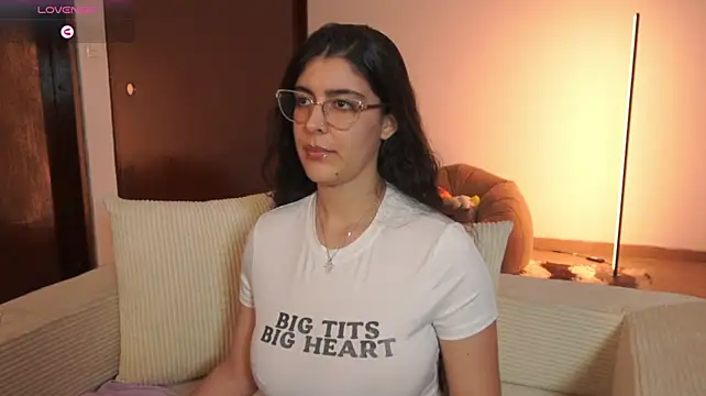 _Niah stripchat live cam model