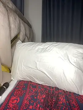 BIGMAMA011 stripchat live cam model