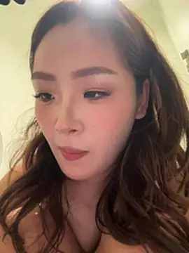 Yomi009 stripchat live cam model