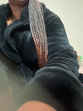 Bootyliciouse21X stripchat live cam model