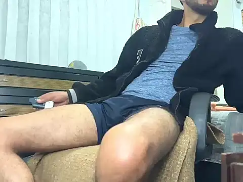thomass1018 stripchat live cam model