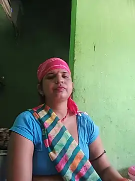 Joohi_Chawla143 stripchat live cam model
