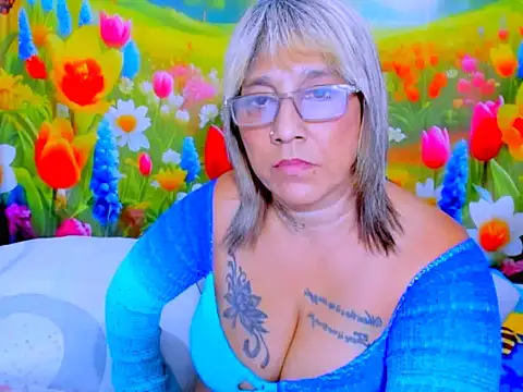indianroxy stripchat live cam model