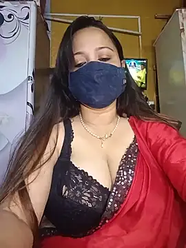 Naughtysummi stripchat live cam model