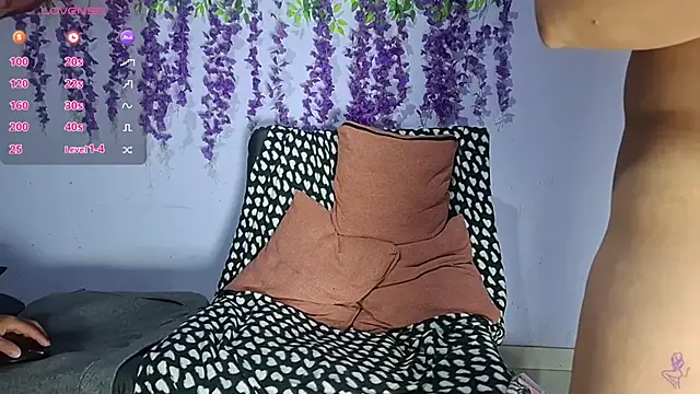 EnzoRomanof stripchat live cam model