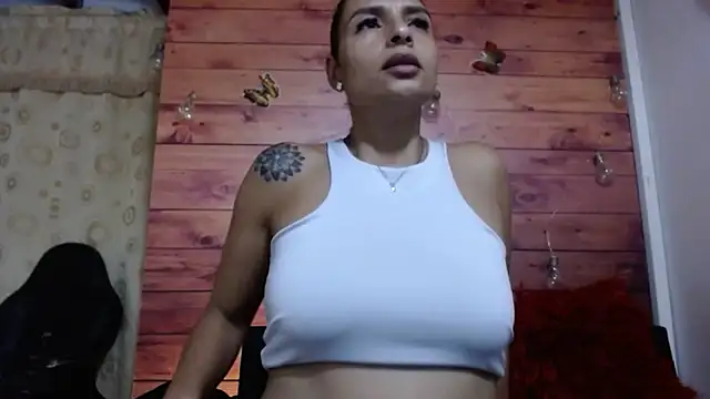 mykaelahoney stripchat live cam model