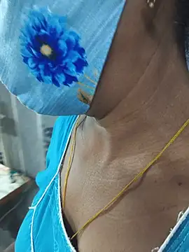 umashreetamil stripchat live cam model