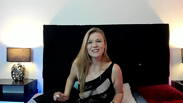 angel_yours11 stripchat live cam model