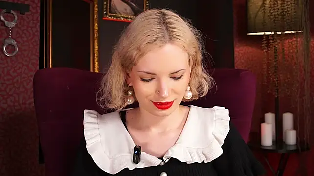 VinylKiss stripchat live cam model