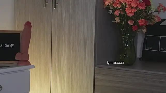 Mara_HugeAss stripchat live cam model