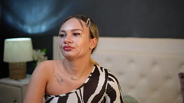 DaliaParis stripchat live cam model