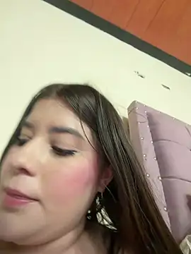 Lily_Valencia stripchat live cam model